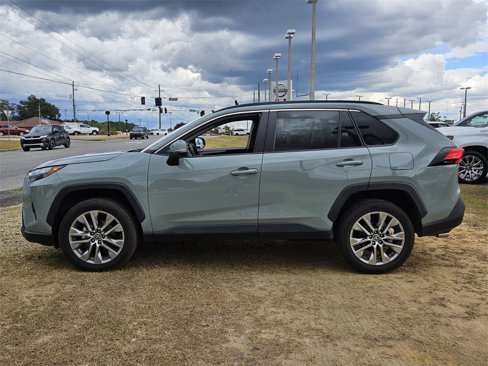 Used 2023 Toyota RAV4 XLE Premium image 2