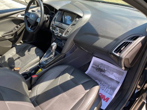 Used 2016 Ford Focus Titanium image 6