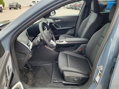 New 2025 BMW X2 xDrive28i w/ Convenience Package image 10