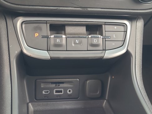 Used 2024 GMC Terrain SLT image 18