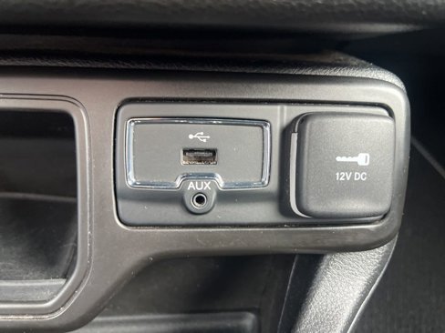 Used 2021 Jeep Renegade Latitude image 24