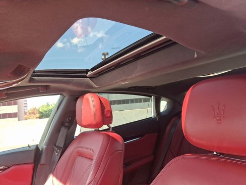 Used 2022 Maserati Quattroporte Modena Q4 image 16