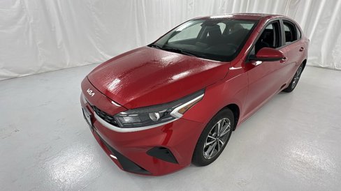 Used 2023 Kia Forte LXS image 7