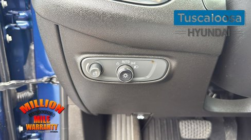 Used 2022 Chevrolet Equinox LS w/ LS Convenience Package image 15