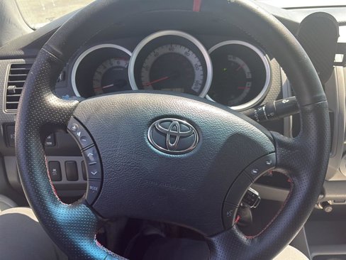 Used 2011 Toyota Tacoma PreRunner image 10
