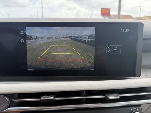 Used 2025 Hyundai Tucson SE image 21