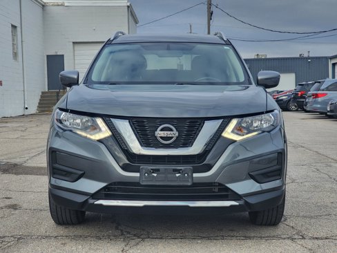 Used 2017 Nissan Rogue SV image 2