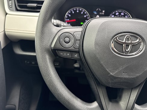 Used 2019 Toyota RAV4 XLE image 19