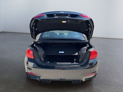 Used 2016 BMW M4 Convertible image 17