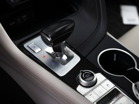 Used 2019 Genesis G70 2.0T Advanced image 19