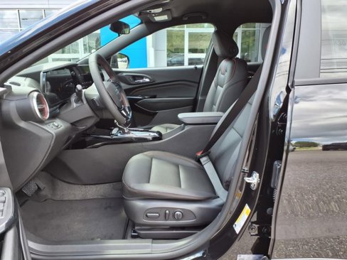 New 2025 Chevrolet Trax RS w/ Driver Confidence Package image 3