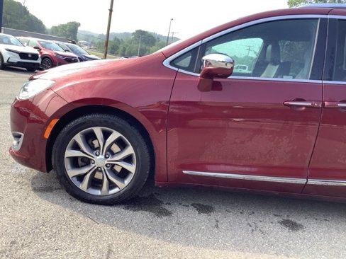Used 2020 Chrysler Pacifica Limited w/ Tire & Wheel Group image 11