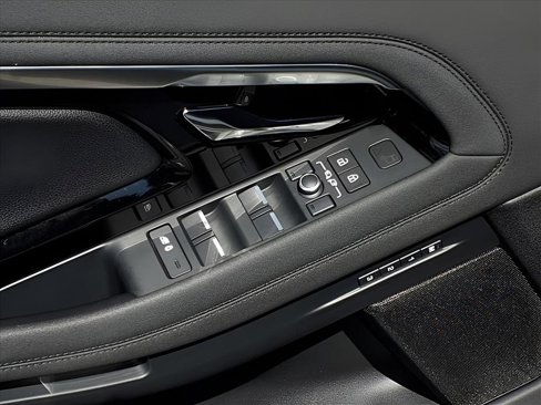 Used 2021 Land Rover Range Rover Evoque SE image 9