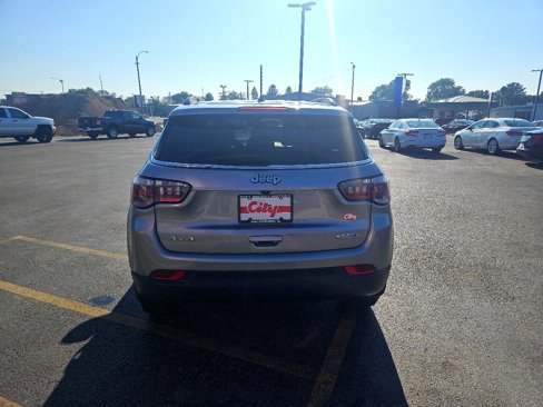 Used 2018 Jeep Compass Latitude w/ Cold Weather Group image 5