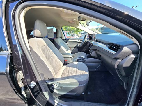 Used 2020 Ford Escape SE image 7