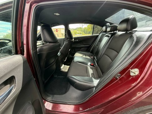 Used 2017 Honda Accord Sport image 17