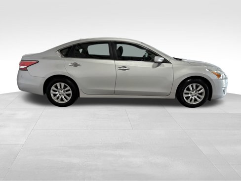 Used 2015 Nissan Altima 2.5 S w/ Power Driver Seat Package image 4