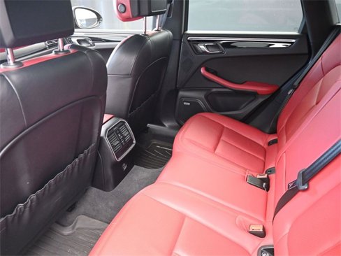 Certified 2021 Porsche Macan S image 22
