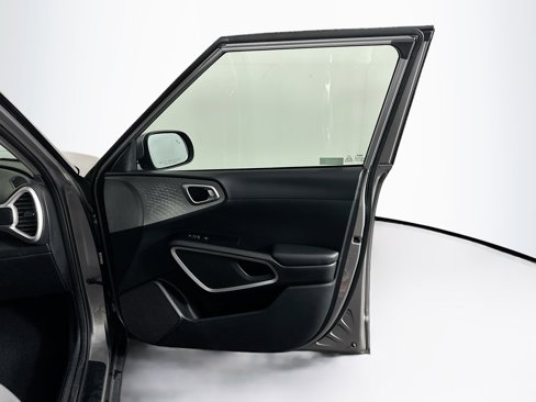 Used 2023 Kia Soul LX w/ LX Technology Package image 30