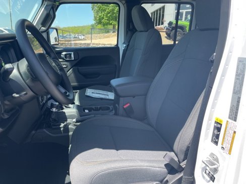 New 2025 Jeep Gladiator Sport image 18
