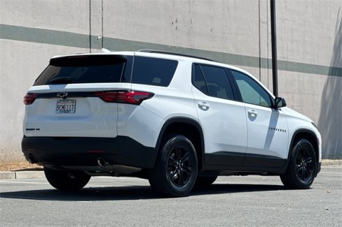 Used 2022 Chevrolet Traverse LS w/ Midnight/Sport Edition image 4