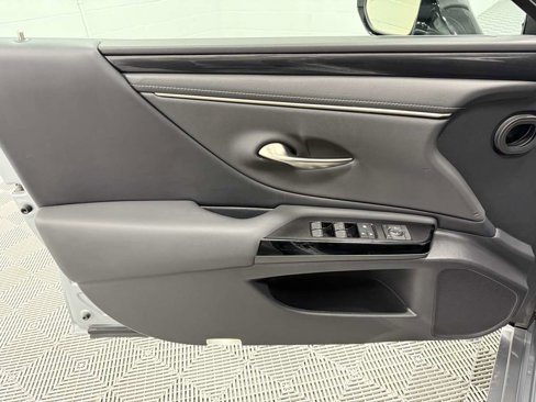 Used 2022 Lexus ES 250 image 10