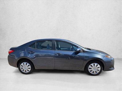 Used 2017 Toyota Corolla LE image 4
