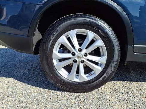 Used 2016 Nissan Rogue SV w/ SV Premium Package image 7