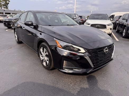 Used 2023 Nissan Altima 2.5 S image 7