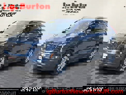 Used 2022 Cadillac XT4 Luxury w/ Cold Weather Package image 3