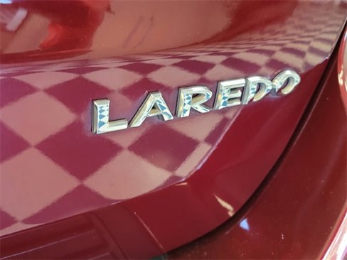 Used 2018 Jeep Grand Cherokee Laredo image 10