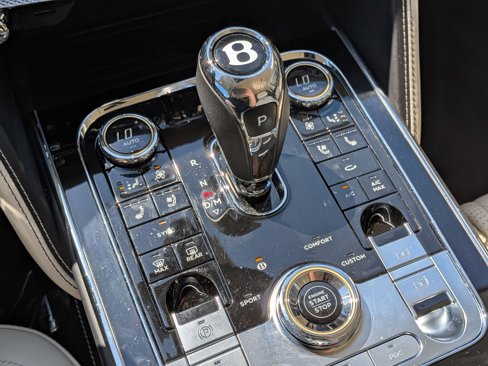 Certified 2021 Bentley Flying Spur W12 image 22