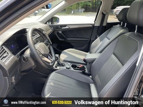 Certified 2022 Volkswagen Tiguan SE w/ Panoramic Sunroof Package image 11