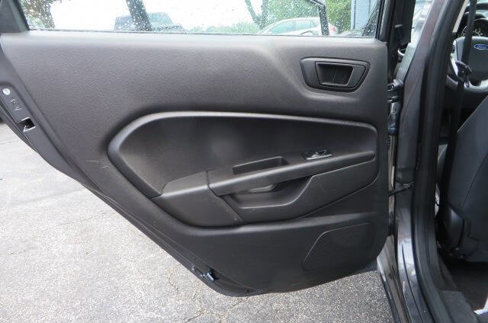 Used 2019 Ford Fiesta SE image 11
