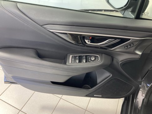 Used 2022 Subaru Outback Limited image 12