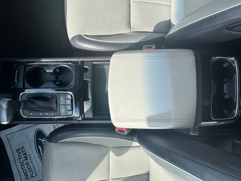 Used 2018 Kia Sedona SX Limited image 20