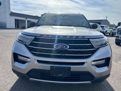 Certified 2021 Ford Explorer XLT w/ Equipment Group 202A image 7