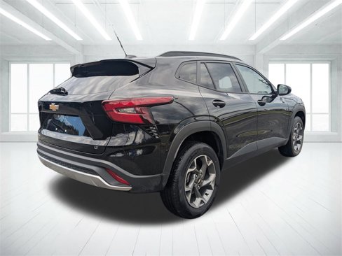 Used 2024 Chevrolet Trax LT image 3