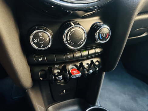 Used 2022 MINI Cooper 4-Door Hardtop w/ Storage Package image 28