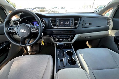 Used 2020 Kia Sedona LX image 13