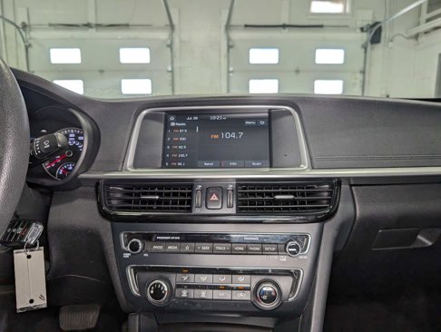 Used 2019 Kia Optima LX image 29