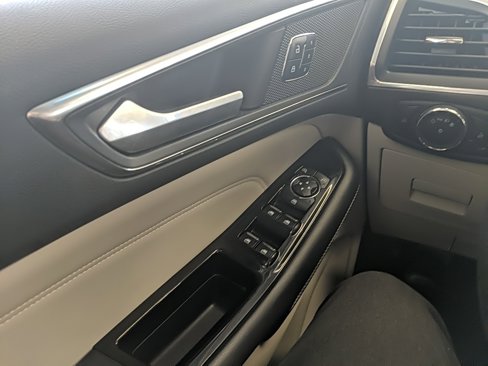 Used 2017 Ford Edge Titanium w/ Equipment Group 301A image 25
