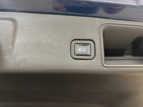 Used 2022 GMC Terrain SLT w/ Infotainment Package II image 28