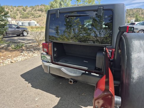 Used 2007 Jeep Wrangler Sahara w/ Dual Top Group image 13