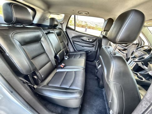 Used 2022 GMC Terrain SLT w/ Tech Package image 27