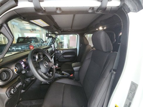 Certified 2022 Jeep Gladiator Sport image 32