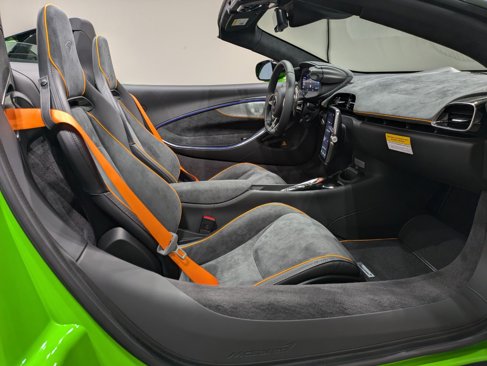 Used 2025 McLaren Artura Spider image 20