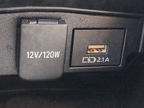 Used 2021 Toyota Corolla LE image 25