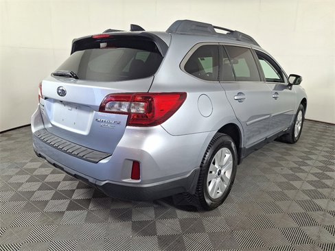 Used 2016 Subaru Outback 2.5i Premium image 10