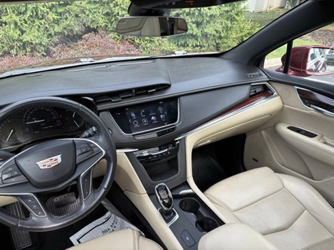 Used 2018 Cadillac XT5 Luxury w/ Driver Awareness Package image 22